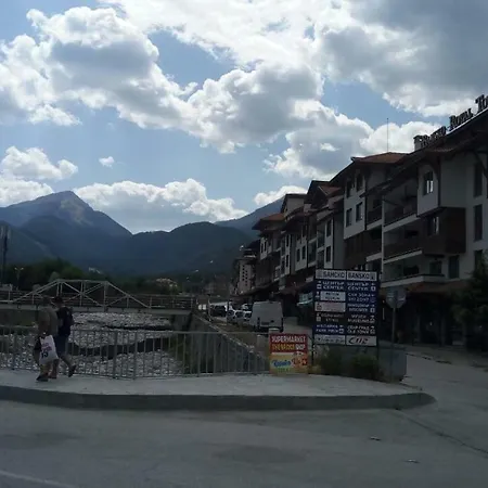 U Kompleksu Royal Towers *