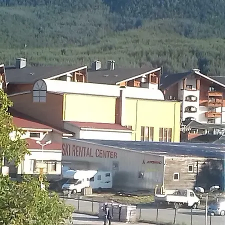 U Kompleksu Royal Towers Apartman *