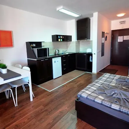 U Kompleksu Royal Towers Apartman *