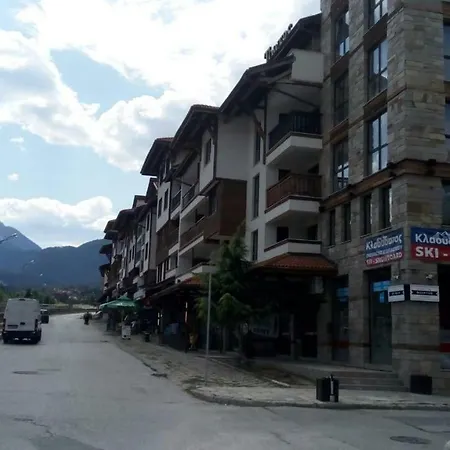 U Kompleksu Royal Towers Apartman Banszko