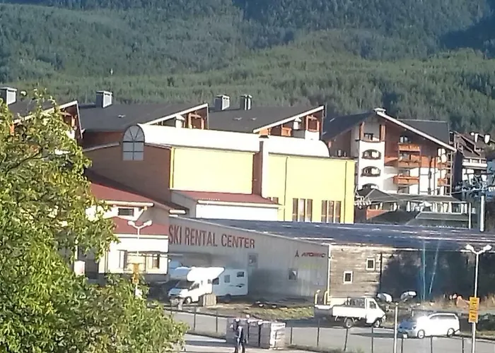 U Kompleksu Royal Towers 公寓 *